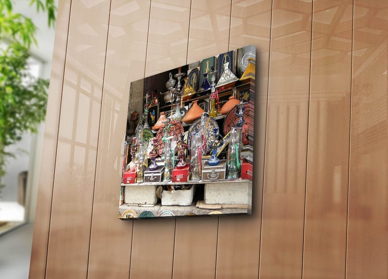 Canvastavla 45x45 cm - Färgglada hantverk och dekorativa föremål i en marknadsställning - Röd / Grön / Orange - Inredning - Tavlor & konst - Canvastavlor