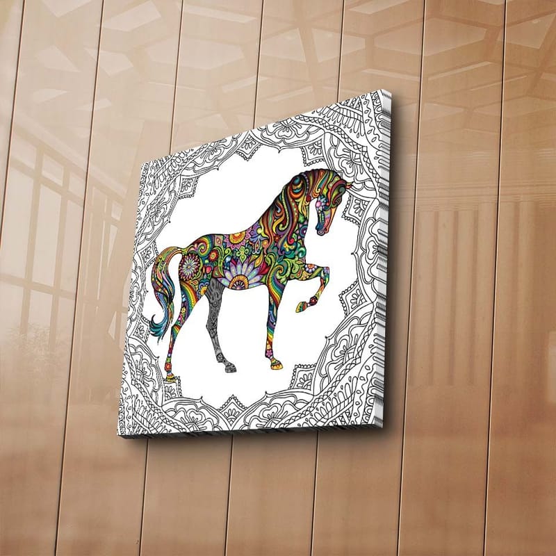 Canvastavla 45x45 cm - Färgglatt hästmotiv med mönster och detaljer - Röd / Grön / Blå - Inredning - Tavlor & konst - Canvastavlor