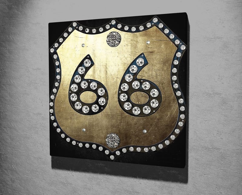 Canvastavla 45x45 cm - Gyllene skylt med nummer 66 prydd med glittrande stenar - Guld / Svart - Inredning - Tavlor & konst - Canvastavlor