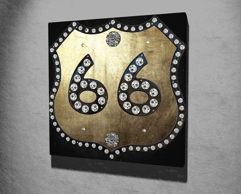 Canvastavla 45x45 cm - Gyllene skylt med nummer 66 prydd med glittrande stenar - Guld / Svart - Inredning - Tavlor & konst - Canvastavlor