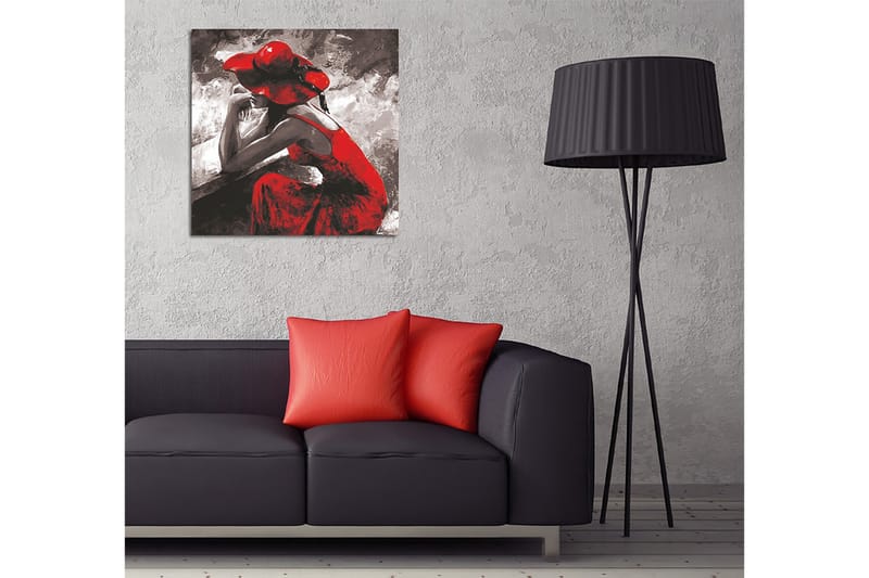 Canvastavla 45x45 cm - Kvinnlig figur i röd klänning och hatt som sitter eftertänksamt - Röd / Svart / Grå - Inredning - Tavlor & konst - Canvastavlor