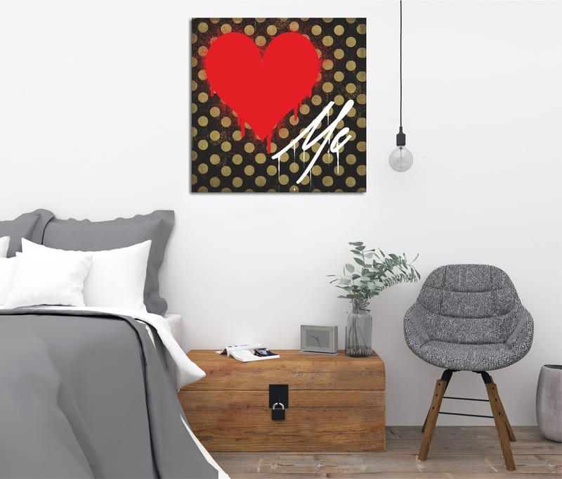 Canvastavla 45x45 cm - Röd hjärta med texten Me på en svart bakgrund med guldiga prickar, Röd / Svart / Guld
