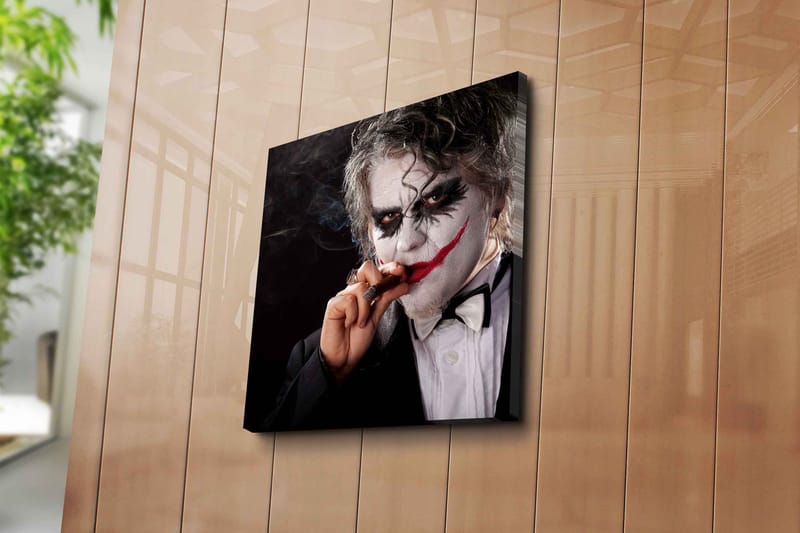 Canvastavla 45x45 cm - Skrämmande karaktär med clownsmink och cigarr - Vit / Svart / Röd - Inredning - Tavlor & konst - Canvastavlor