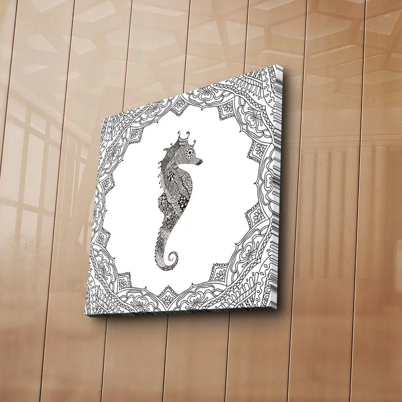 Canvastavla 45x45 cm - Stilig sjöhäst i detaljrik ram - Svart / Vitt - Inredning - Tavlor & konst - Canvastavlor