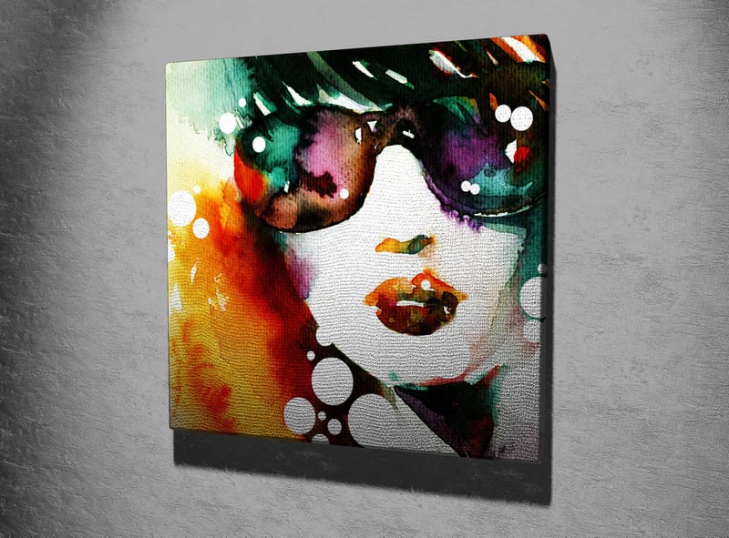 Canvastavla 45x45 cm - Porträtt av en kvinna med solglasögon och färgglad bakgrund - Grön / Orange / Lila - Inredning - Tavlor & konst - Canvastavlor