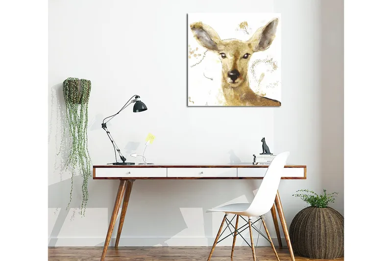 Canvastavla 45x45 cm - Porträtt av en hjort med mjuka drag och guldiga inslag, Guld / Beige / Brun
