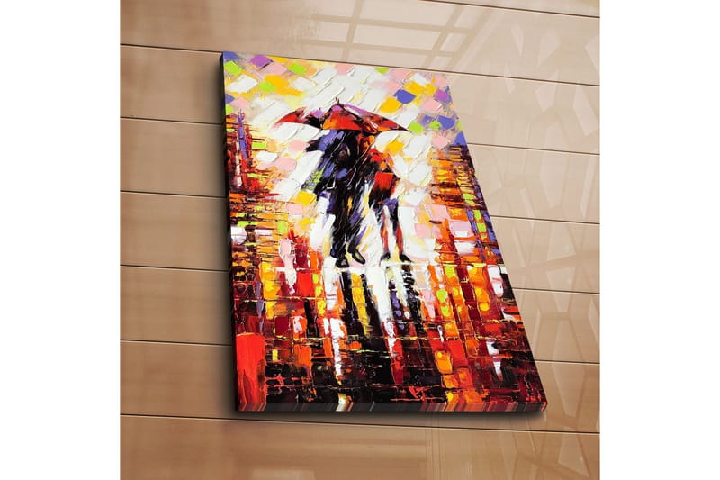 Canvastavla 45x70 cm - Par med paraplyer i regnig stadsmiljö - Röd / Svart / Orange - Inredning - Tavlor & konst - Canvastavlor