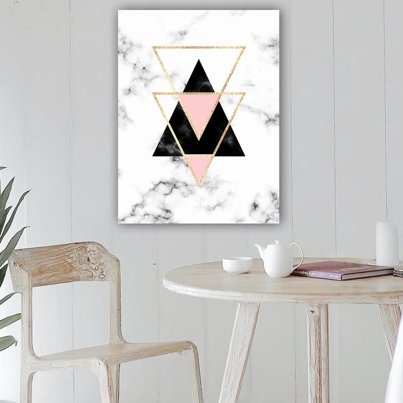 Canvastavla 70x100 cm - Abstrakt komposition av trianglar i olika färger och former - Svart / Rosa / Guld - Inredning - Tavlor & konst - Canvastavlor
