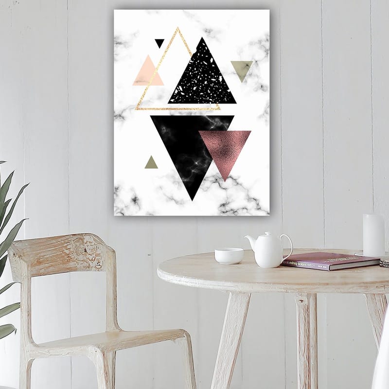 Canvastavla 70x100 cm - Abstrakt komposition av trianglar i olika former och färger - Svart / Rosa / Guld - Inredning - Tavlor & konst - Canvastavlor