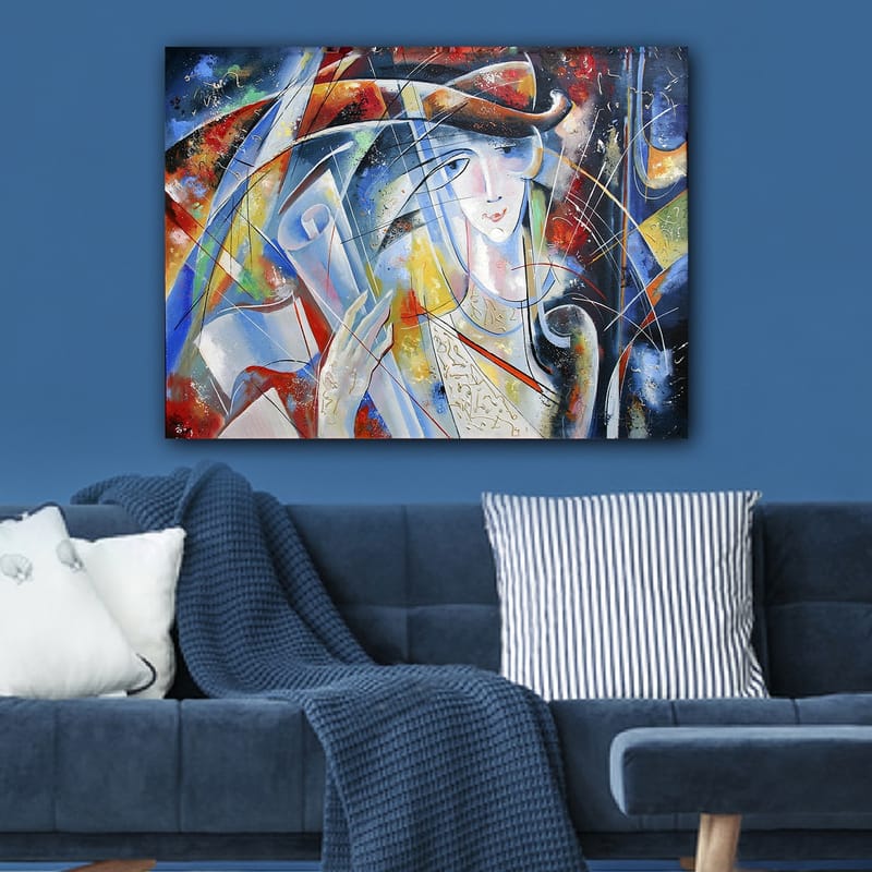 Canvastavla 70x100 cm - Abstrakt kvinna med rullad pergament i handen, omgiven av färgglada former och linjer - Blå / Röd / Vit - Inredning - Tavlor & konst - Canvastavlor