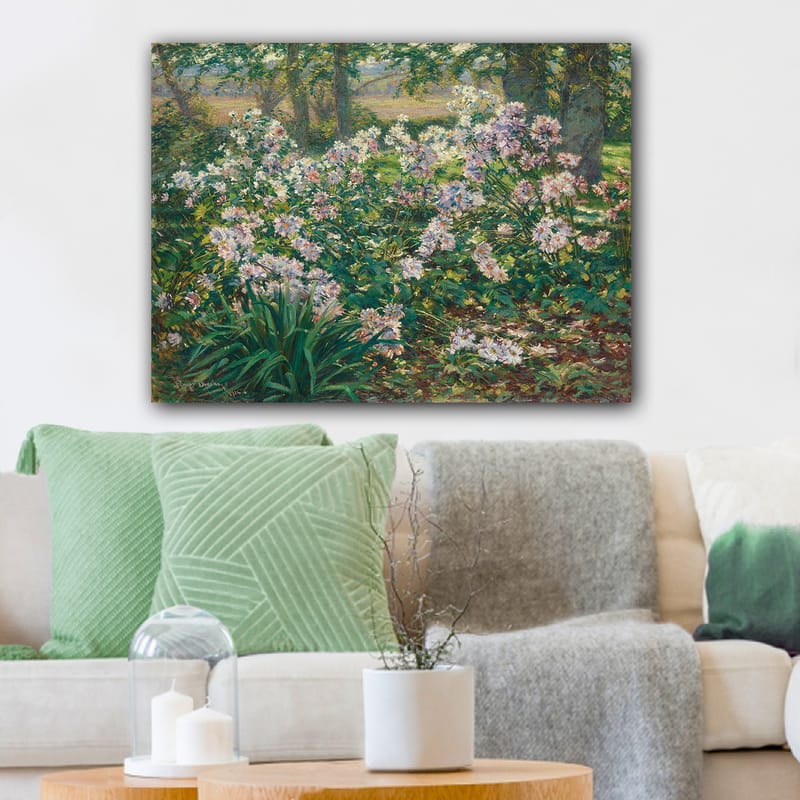 Canvastavla 70x100 cm - Blomstrande trädgård med färgglada blommor i en grönskande miljö - Grön / Rosa / Vit - Inredning - Tavlor & konst - Canvastavlor