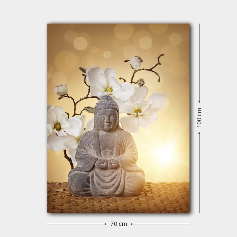 Canvastavla 70x100 cm - Buddha-statyn omgiven av vita blommor och en mjuk, gyllene bakgrund - Grå / Vit / Gyllene - Inredning - Tavlor & konst - Canvastavlor