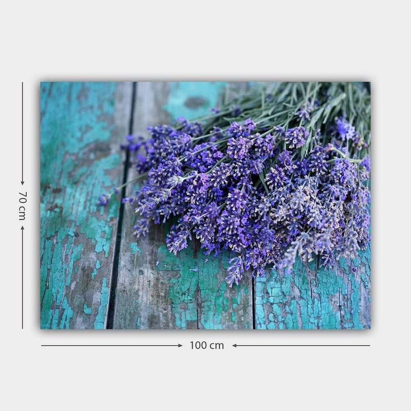 Canvastavla 70x100 cm - Bukett av lavendel placerad på en slitna, turkosfärgad träyta - Lila / Turkos - Inredning - Tavlor & konst - Canvastavlor