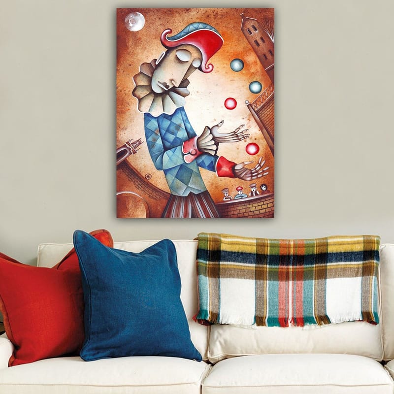Canvastavla 70x100 cm - Clown som jonglerar med färgglada bollar - Blå / Röd / Beige - Inredning - Tavlor & konst - Canvastavlor