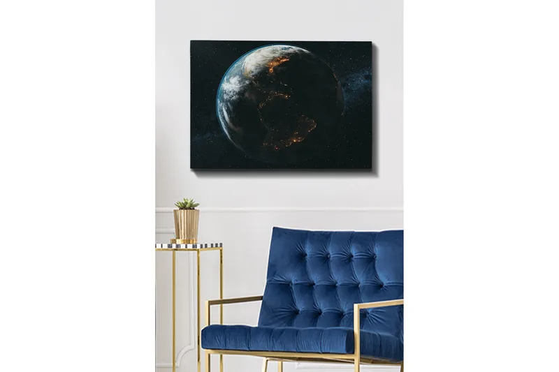 Canvastavla 70x100 cm - Detaljerad avbildning av jorden sedd från rymden, med fokus på kontinenternas former och ljus från städerna - Mörkblå / Grön / Vit - Inredning - Tavlor & konst - Canvastavlor