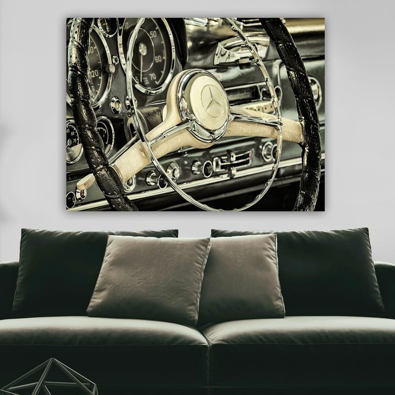 Canvastavla 70x100 cm - Detaljerad närbild av en klassisk bils ratt och instrumentpanel - Silver / Svart / Beige - Inredning - Tavlor & konst - Canvastavlor