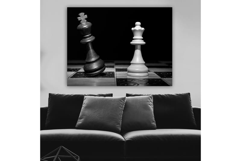 Canvastavla 70x100 cm - Dramatisk skildring av två schackkungar, en svart och en vit, i en intensiv konfrontation - Svart / Vit - Inredning - Tavlor & konst - Canvastavlor