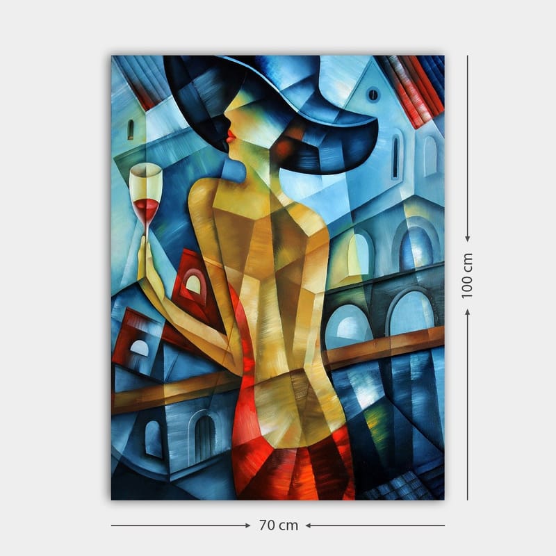 Canvastavla 70x100 cm - Elegant kvinna med ett glas vin i handen, klädd i en röd klänning och en stor hatt, står framför en stiliserad stadsbakgrund - Blå / Röd / Beige - Inredning - Tavlor & konst - Canvastavlor