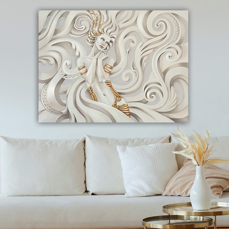 Canvastavla 70x100 cm - Elegant kvinna med svävande hår omgiven av dekorativa svängningar och mönster - Vit / Guld / Grå - Inredning - Tavlor & konst - Canvastavlor