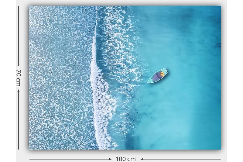 Canvastavla 70x100 cm - Ensam båt på ett klart, turkost hav med vita vågor som rullar in mot stranden - Turkos / Vit - Inredning - Tavlor & konst - Canvastavlor