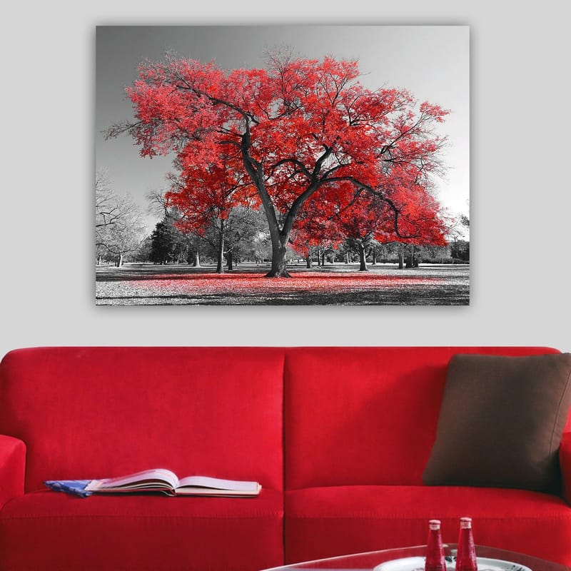 Canvastavla 70x100 cm - Ett stort rött träd i en svartvit parklandskap - Röd / Svart - Inredning - Tavlor & konst - Canvastavlor