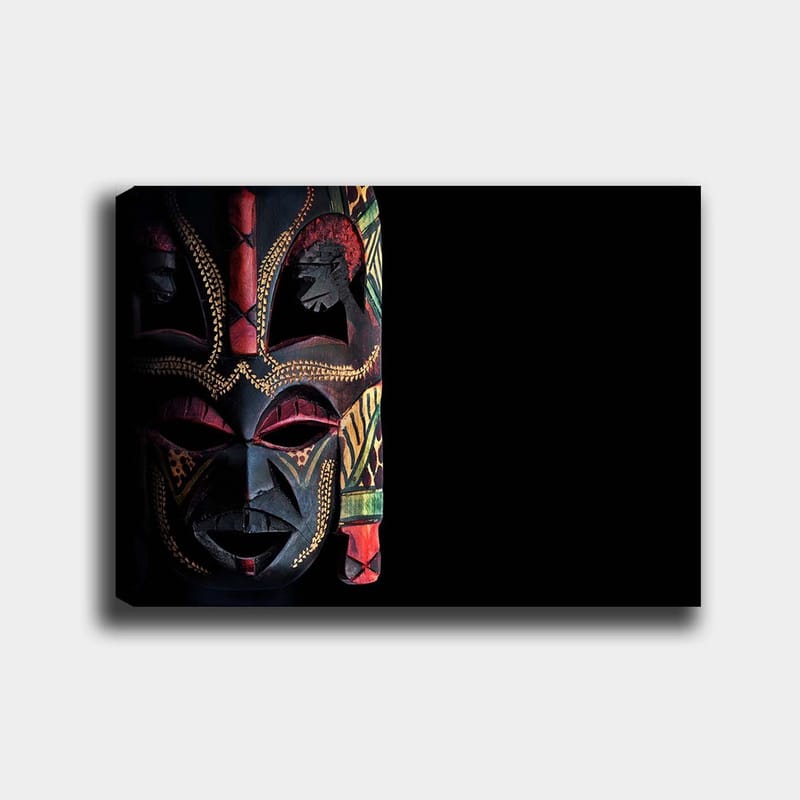 Canvastavla 70x100 cm - Färgglad afrikansk mask med detaljerade mönster och uttrycksfulla drag - Svart / Röd / Grön - Inredning - Tavlor & konst - Canvastavlor