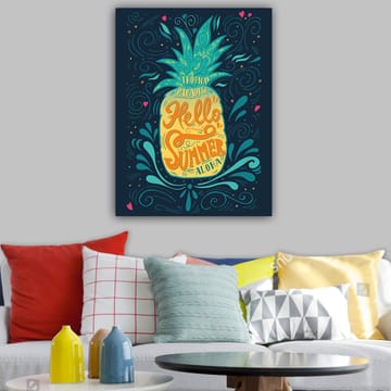 Canvastavla 70x100 cm - Färgglad ananas med texten Hello Summer som framhäver en tropisk känsla - Grön / Gul / Blå - Inredning - Tavlor & konst - Canvastavlor