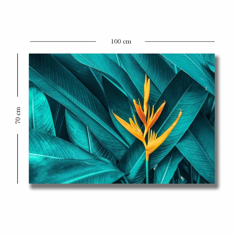 Canvastavla 70x100 cm - Färgglad blomma omgiven av stora, gröna blad - Turkos / Gul - Inredning - Tavlor & konst - Canvastavlor