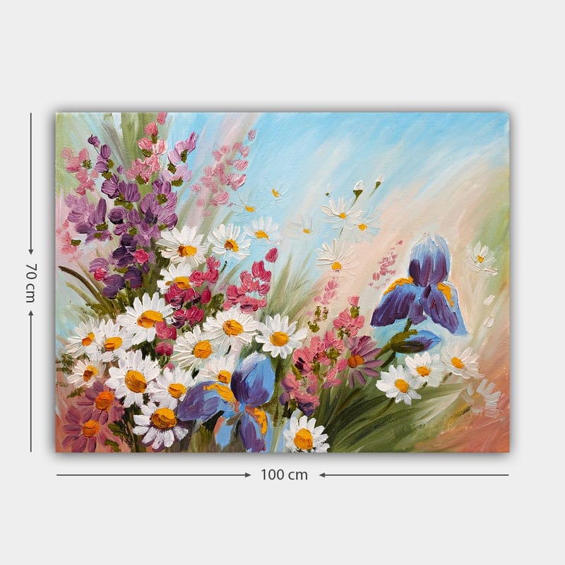 Canvastavla 70x100 cm - Färgglad bukett med blommor, inklusive iris och prästkragar, som fångar en livlig sommarkänsla - Lila / Vit / Grön - Inredning - Tavlor & konst - Canvastavlor