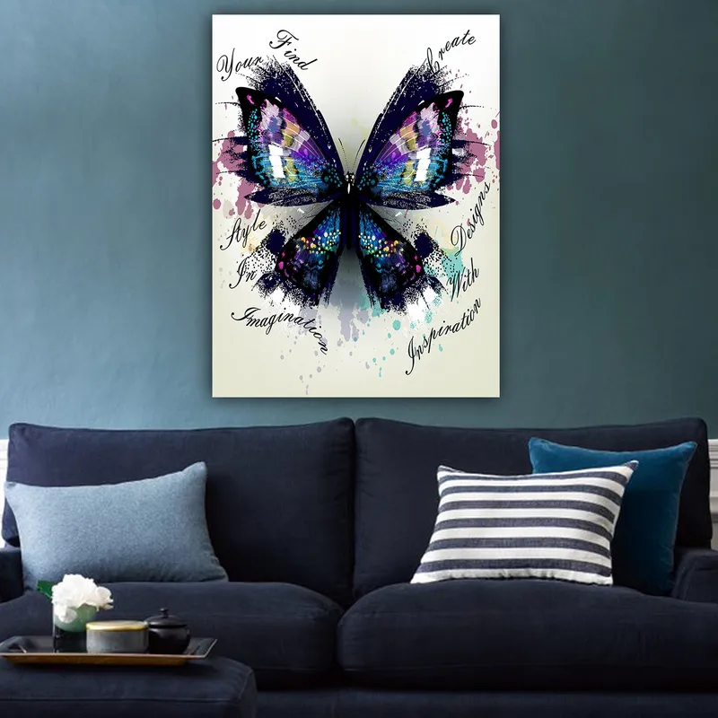 Canvastavla 70x100 cm - Färgglad fjäril med detaljerade vingar som symboliserar kreativitet och inspiration - Lila / Blå / Svart - Inredning - Tavlor & konst - Canvastavlor