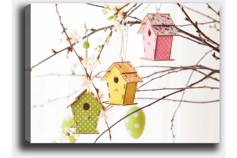 Canvastavla 70x100 cm - Färgglada fågelholkar hängande i grenar med blommor - Grön / Gul / Rosa - Inredning - Tavlor & konst - Canvastavlor