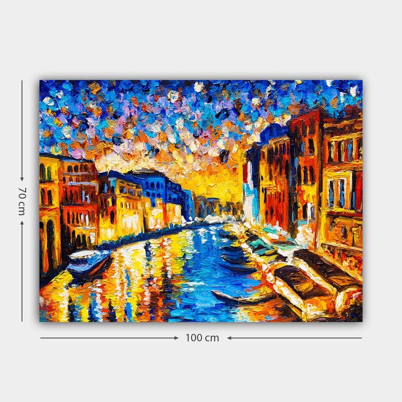 Canvastavla 70x100 cm - Färgstark vy av en kanal med byggnader och båtar under en solnedgång i en stad - Blå / Orange / Gul - Inredning - Tavlor & konst - Canvastavlor