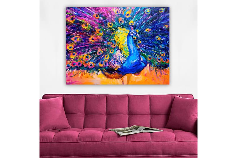 Canvastavla 70x100 cm - Färgstark påfågel med utspridda fjädrar som skapar en dramatisk effekt - Blå / Lila / Gul - Inredning - Tavlor & konst - Canvastavlor