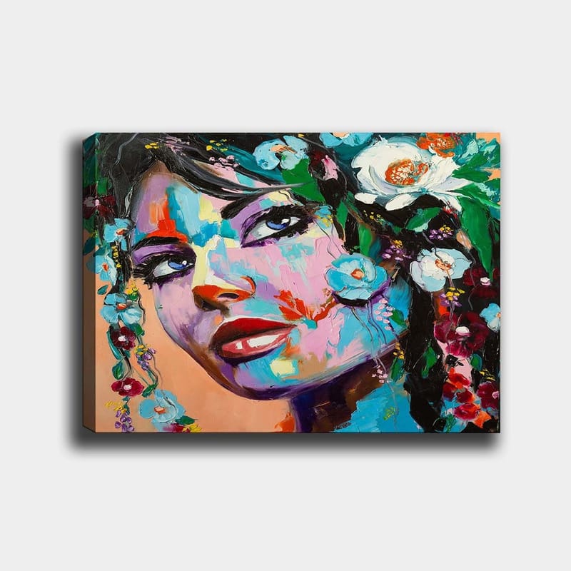 Canvastavla 70x100 cm - Färgstark porträttmålning av en kvinna med blommor i håret - Blå / Röd / Grön - Inredning - Tavlor & konst - Canvastavlor