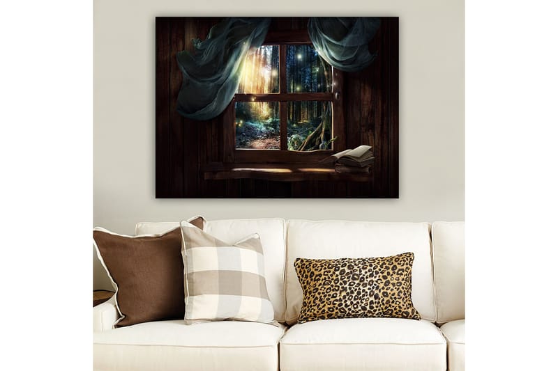 Canvastavla 70x100 cm - Fönsterutsikt mot en mystisk skog med ljusstrålar som sipprar genom träden - Mörkgrön / Brun / Ljusblå - Inredning - Tavlor & konst - Canvastavlor
