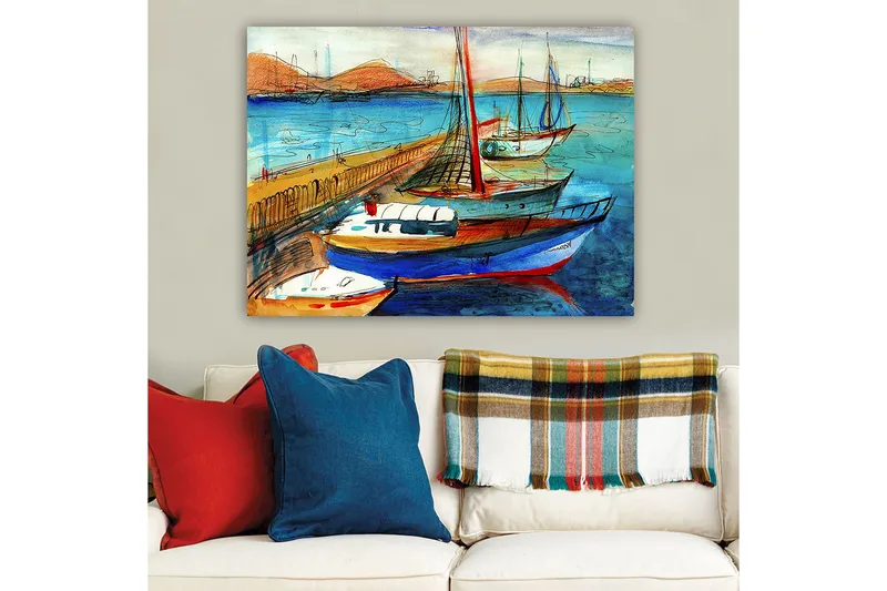 Canvastavla 70x100 cm - Flera färgglada båtar vid en hamn med en vacker havsutsikt - Blå / Röd / Beige - Inredning - Tavlor & konst - Canvastavlor