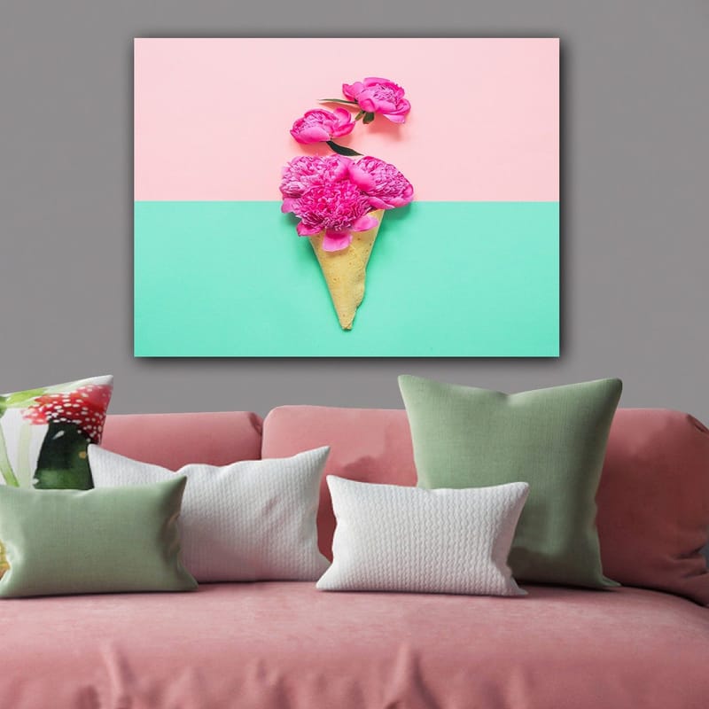 Canvastavla 70x100 cm - Glasskon som är dekorerad med rosa blommor - Rosa / Mintgrön / Beige - Inredning - Tavlor & konst - Canvastavlor