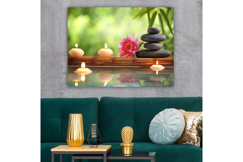 Canvastavla 70x100 cm - Harmonisk sammansättning av stenar, en lotusblomma och ljus som skapar en lugn och avkopplande atmosfär - Rosa / Svart / Beige - Inredning - Tavlor & konst - Canvastavlor