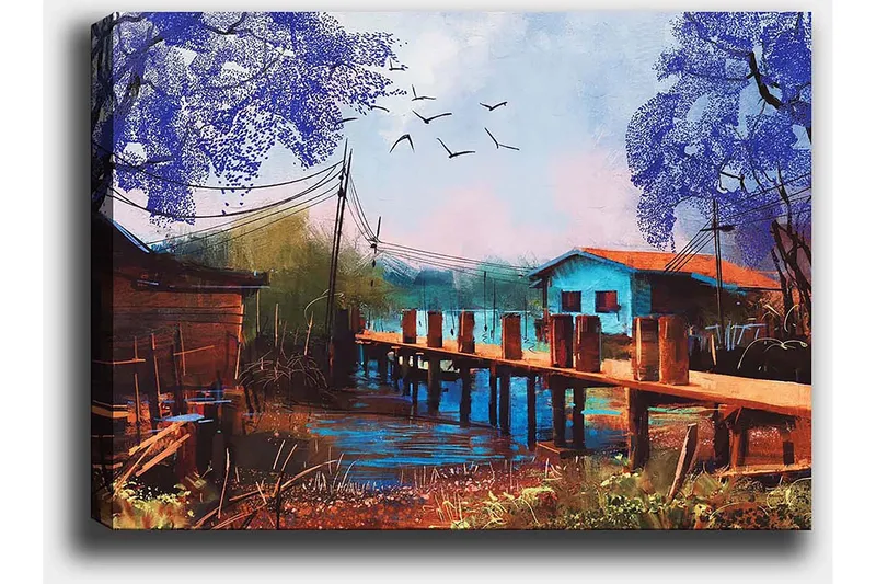 Canvastavla 70x100 cm - Idyllisk landskapsmålning med en brygga som sträcker sig över en stilla vattenyta, omgiven av färgglada hus och träd i lila nyanser - Lila / Blå / Brun - Inredning - Tavlor & konst - Canvastavlor