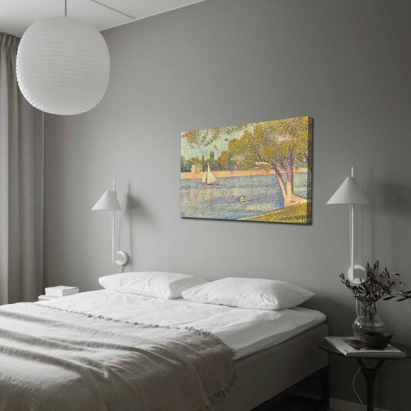 Canvastavla 70x100 cm - Idyllisk sjölandskap med segelbåtar och träd som speglar en lugn sommarstämning, Grön / Blå / Beige