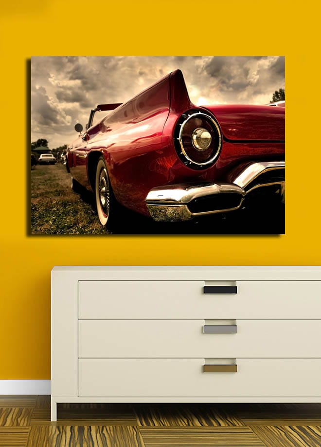 Canvastavla 70x100 cm - Klassisk röd bil med en elegant bakdel och kromade detaljer - Röd / Krom (silver) - Inredning - Tavlor & konst - Canvastavlor