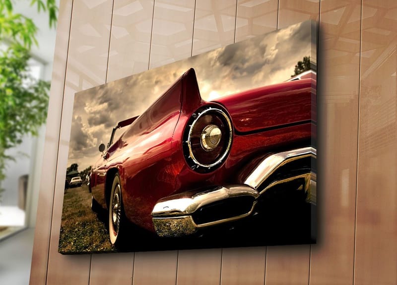 Canvastavla 70x100 cm - Klassisk röd bil med en elegant bakdel och kromade detaljer - Röd / Krom (silver) - Inredning - Tavlor & konst - Canvastavlor