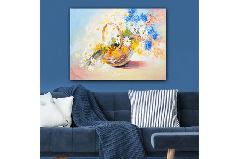 Canvastavla 70x100 cm - Korg fylld med färgglada blommor - Blå / Vit / Gul - Inredning - Tavlor & konst - Canvastavlor