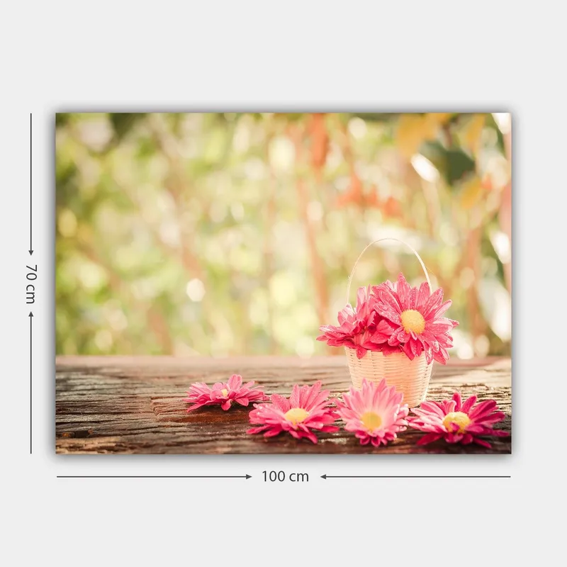 Canvastavla 70x100 cm - Korg fylld med rosa blommor på en träyta - Rosa / Gult / Brunt - Inredning - Tavlor & konst - Canvastavlor