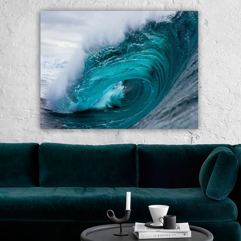 Canvastavla 70x100 cm - Kraftfull och dynamisk våg som bryter vid havets yta - Turkos / Mörkblå - Inredning - Tavlor & konst - Canvastavlor