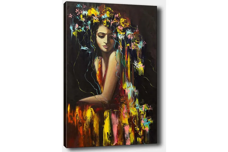 Canvastavla 70x100 cm - Kvinna med blommor i håret, som utstrålar en känsla av mystik och skönhet - Mörkröd / Gul / Grön - Inredning - Tavlor & konst - Canvastavlor