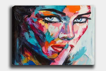 Canvastavla 70x100 cm - Kvinna med en mystisk blick som håller ett finger mot läpparna i en tyst gest - Blå / Röd / Orange - Inredning - Tavlor & konst - Canvastavlor