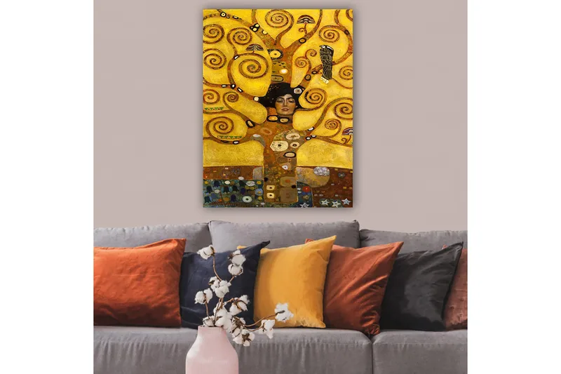 Canvastavla 70x100 cm - Kvinna med stängd ögon omgiven av snurrande, gyllene grenar och symboliska element - Guld / Brun / Svart - Inredning - Tavlor & konst - Canvastavlor