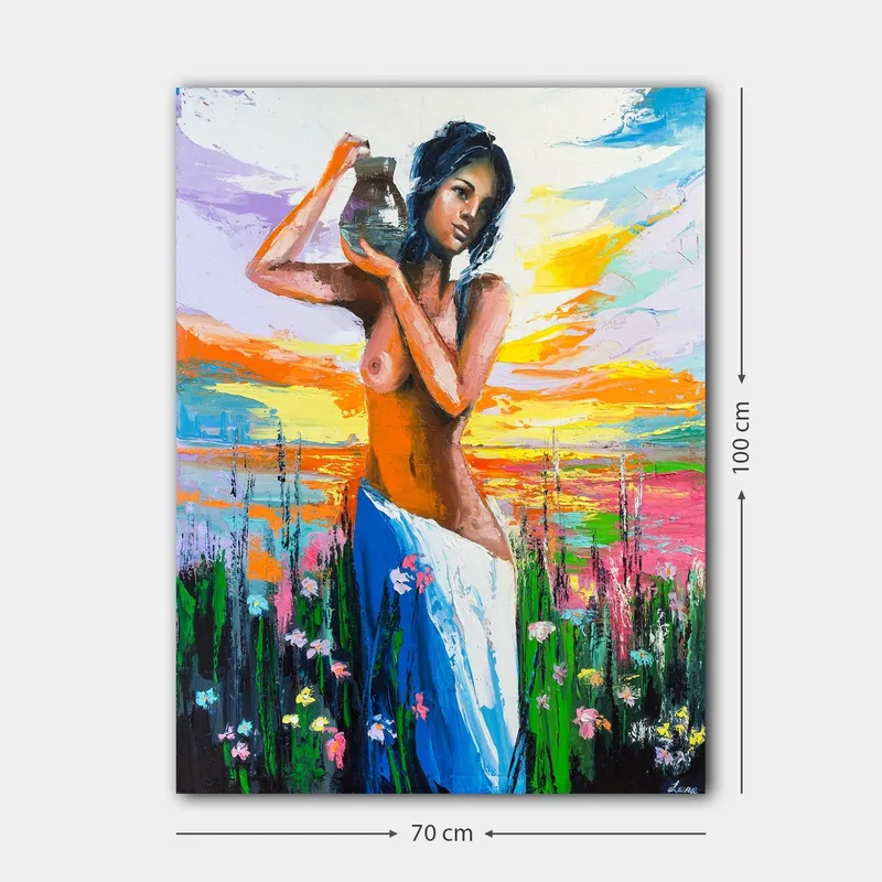 Canvastavla 70x100 cm - Kvinna som bär en kruka, omgiven av blommor och en färgsprakande himmel vid solnedgången - Orange / Blå / Grön - Inredning - Tavlor & konst - Canvastavlor