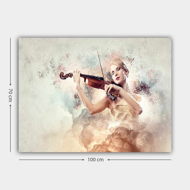 Canvastavla 70x100 cm - Kvinna som spelar fiol omgiven av drömlika moln och musiknoter - Ljusbeige / Ljusblå / Rosa - Inredning - Tavlor & konst - Canvastavlor